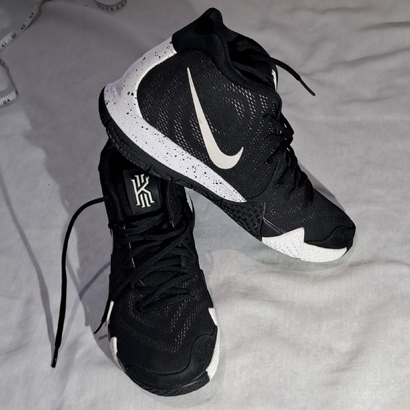Nike Kyrie Irving Basketball Size